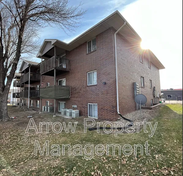 515 W Saunders Ave #20 — Photo 7