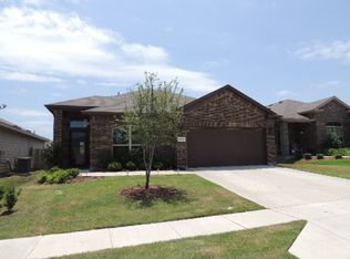 705 Rio Bravo Dr, Haslet, TX 76052