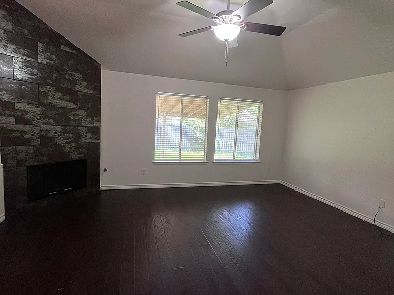 9021 Marthas Dr — Photo 21