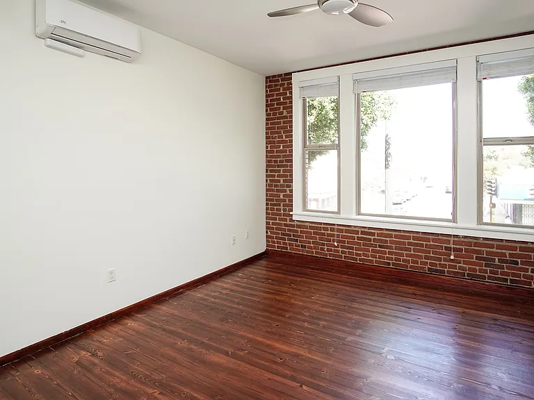 5908 N Figueroa St #8 — Photo 4
