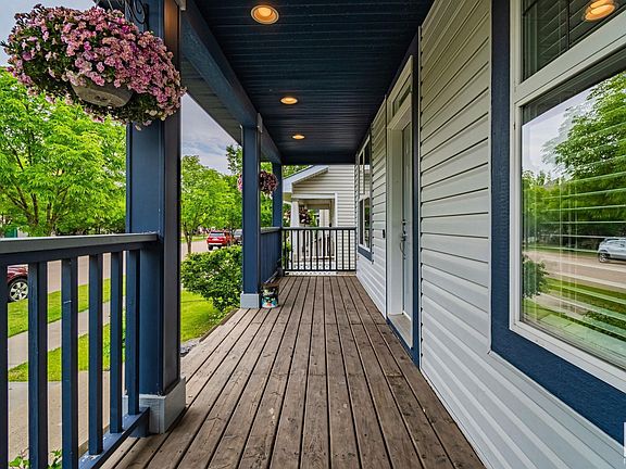 3rd image of 5343 Terwillegar Blvd NW
