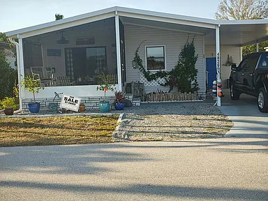 4820 Gulfgate Ln — exterior photo