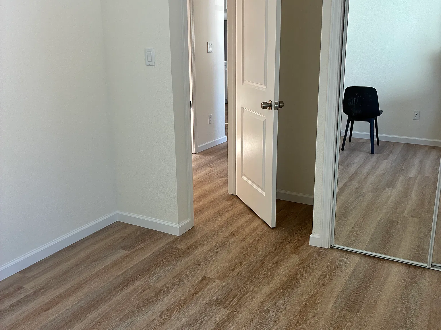 2 bed, 670 sqft, $2,550 — Photo 3