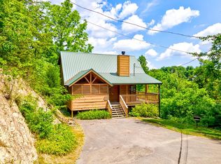 1620 Tirres Hl, Pigeon Forge, TN 37862
