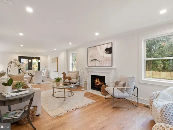 4611 Yuma St NW, Washington, DC 20016