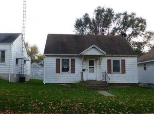 911 3rd St, Lincoln, IL 62656