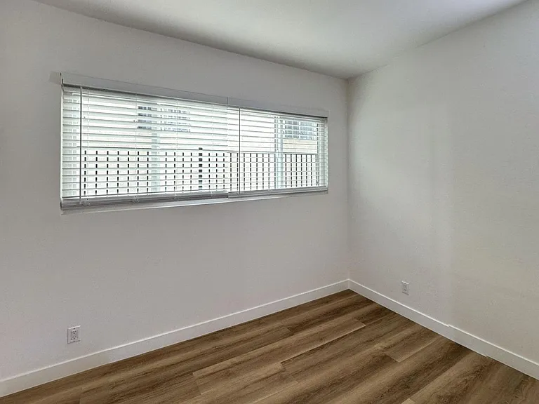 3630 Midvale Ave #6 — Photo 6