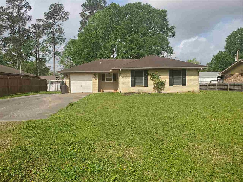 1st image of 350 Tall Pines St