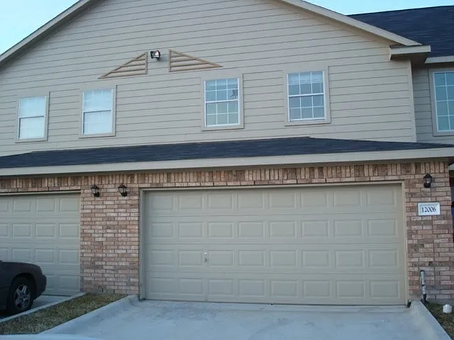 Palm Trace Homes — Photo 1