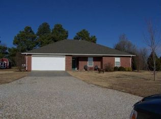 12 Rainbow Dr, Ponca City, OK 74604