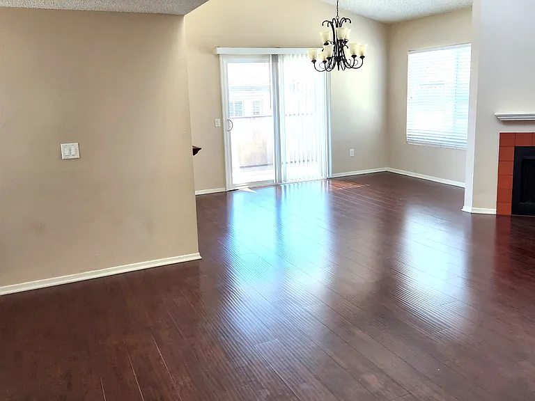 1814 N Vineyard Ave #E — Photo 4