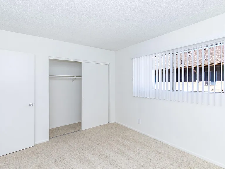 Buena La Vista Apartment Homes — Photo 58