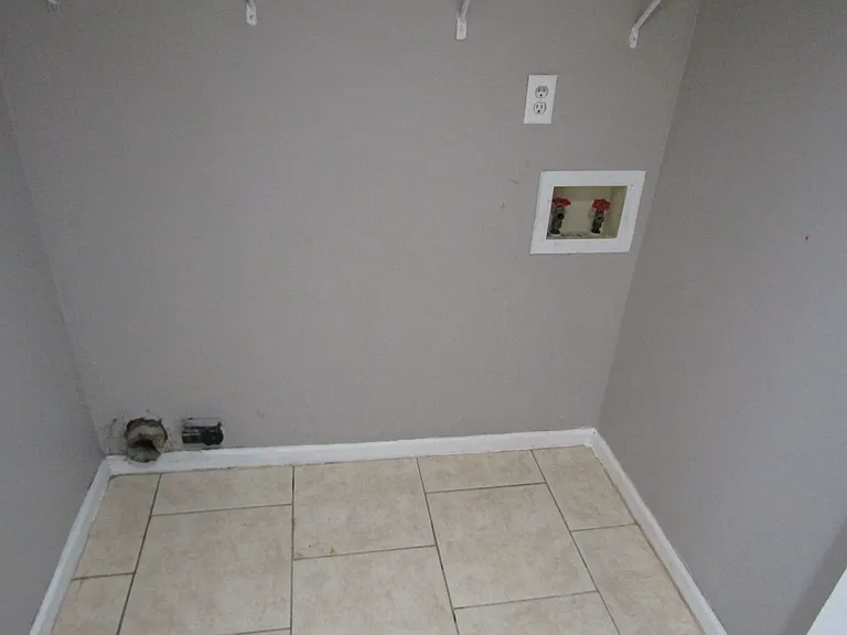1100 Pineland Ave #4D — Photo 15