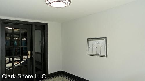 5th image of 6701 N Clark St #3217387