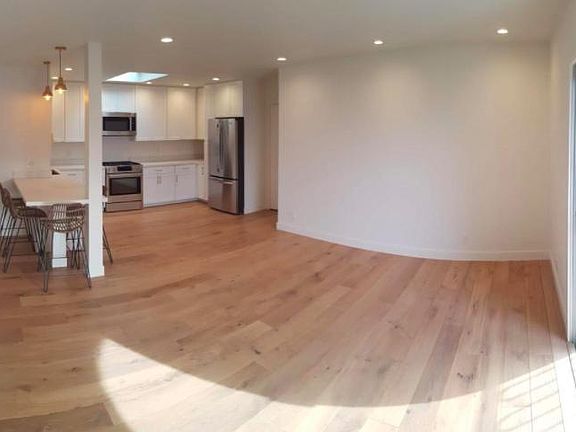 LIvingroom and kitchen