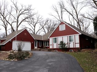 18 Summit St, Dundee, IL 60118