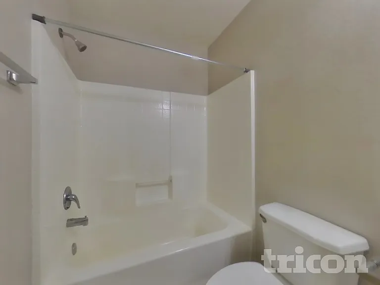 12911 W Voltaire Ave — Photo 15