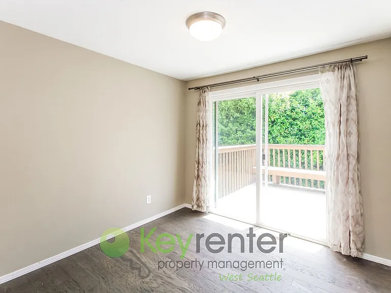 2511 SW 107th Way — Photo 6