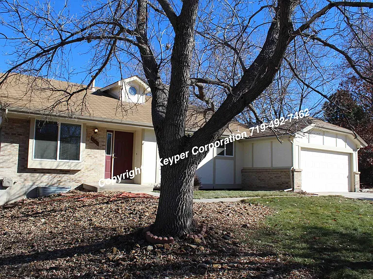 2760 Roundtop Dr — Photo 24