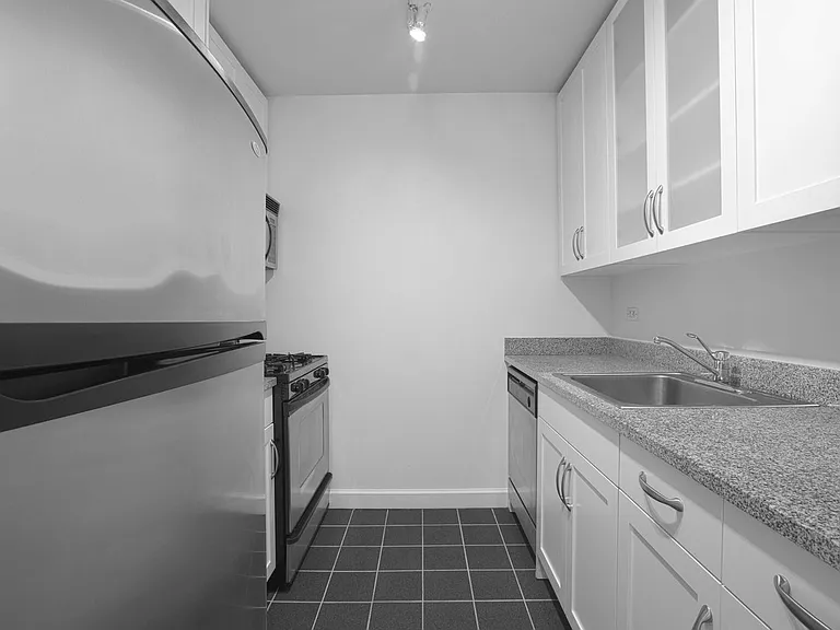 360 W 43rd St #N5F — Photo 7