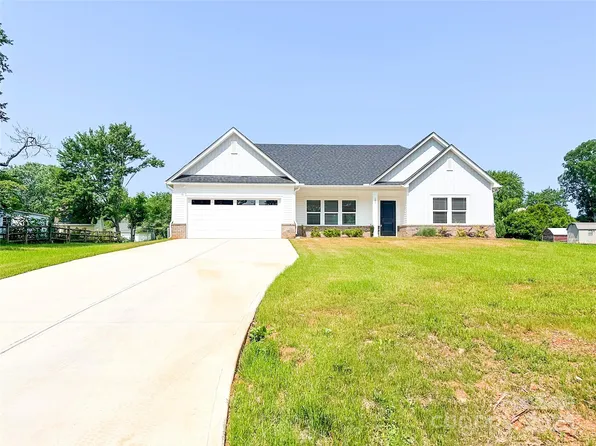 120 Random Dr, Salisbury, NC 28147