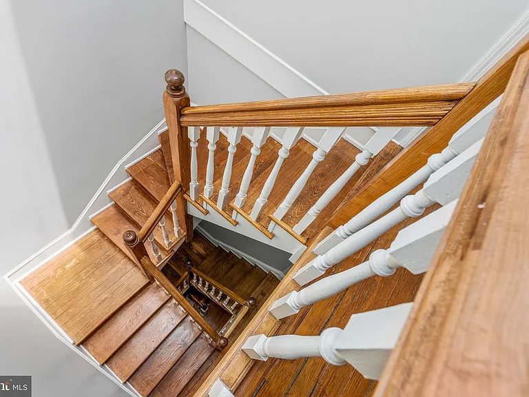 3044 Cambridge Pl NW — Photo 8