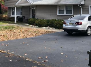 7 Barbara Ln, Oakhurst, NJ