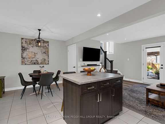 3rd image of 13 Foley Cres