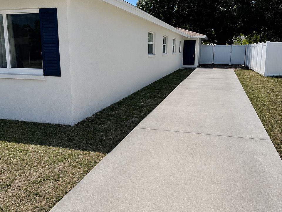 1st image of 1812 47th Avenue Dr W