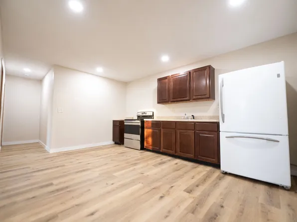 213 Neosho St APT A, Hartford, KS 66854