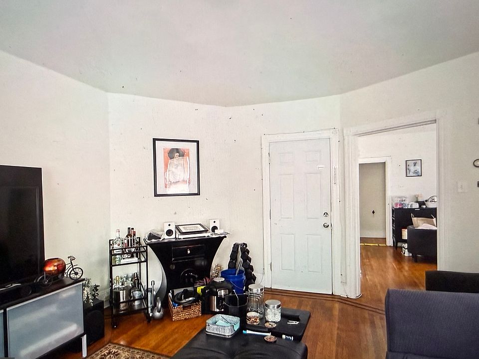 2nd image of 75 W Baltimore Ave APT 2