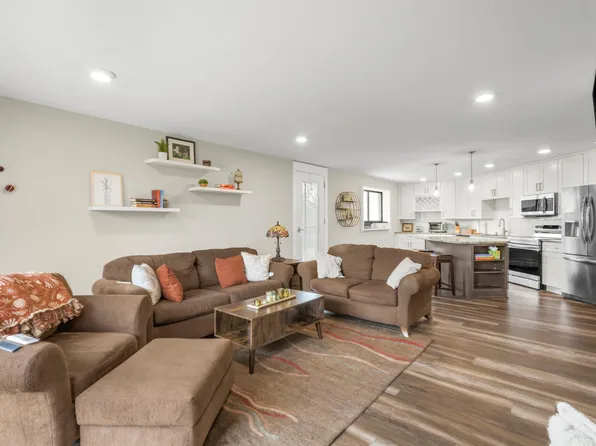 10401 Cedar Lake Rd Unit 319, Minnetonka, MN 55305