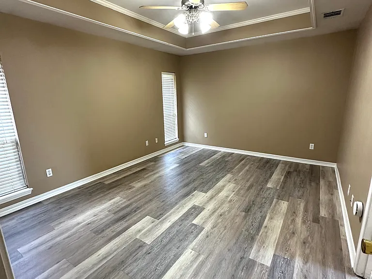 1621 Williamsburg Dr — Photo 9