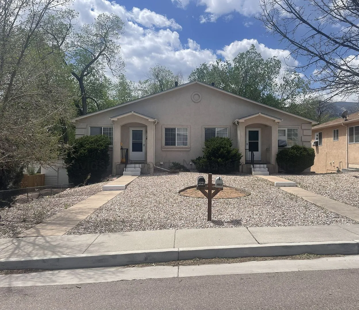 Cozy 3 Bedroom Unit in Old Colorado City — Photo 1