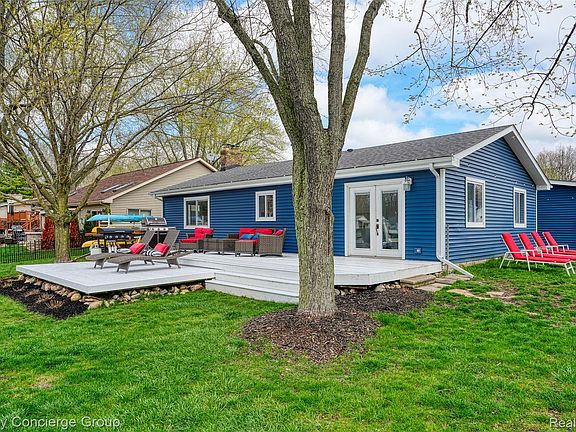 3rd image of 10866 Colony Rd