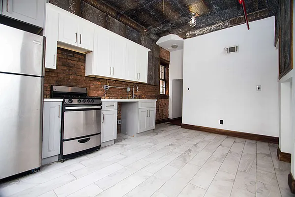 Rented by Nooklyn NYC LLC | media 10