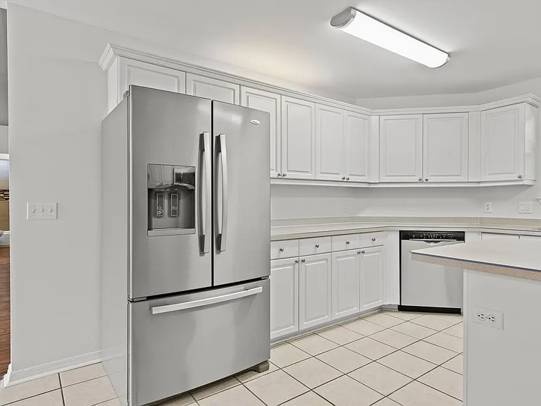 4407 Southminster Cir — Photo 12