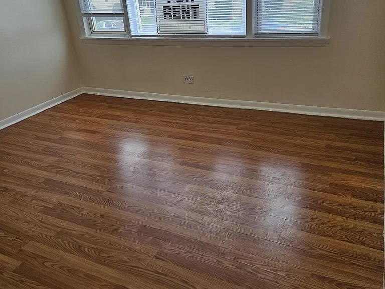 8642 S Maryland Ave — Photo 7