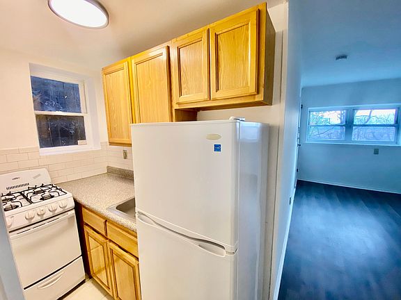 3rd image of 2200 Paterson Plank Rd APT 27