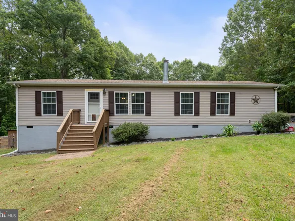 1452 Cg Woodson Rd, New Canton, VA 23123