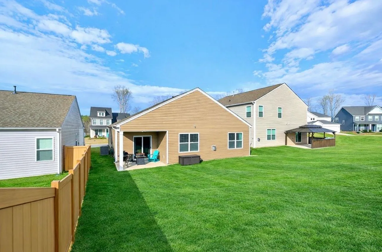 4 bed, 1764 sqft, $1,950 — Photo 3
