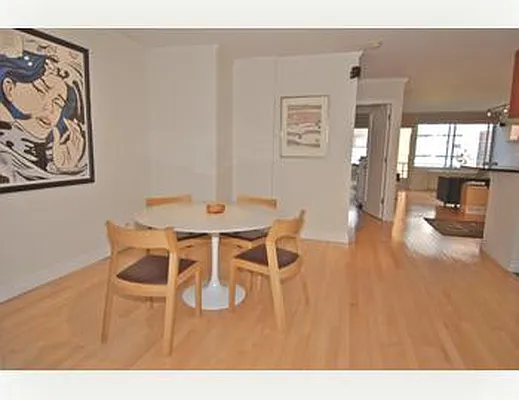 Sold by Nest Seekers International | media 17