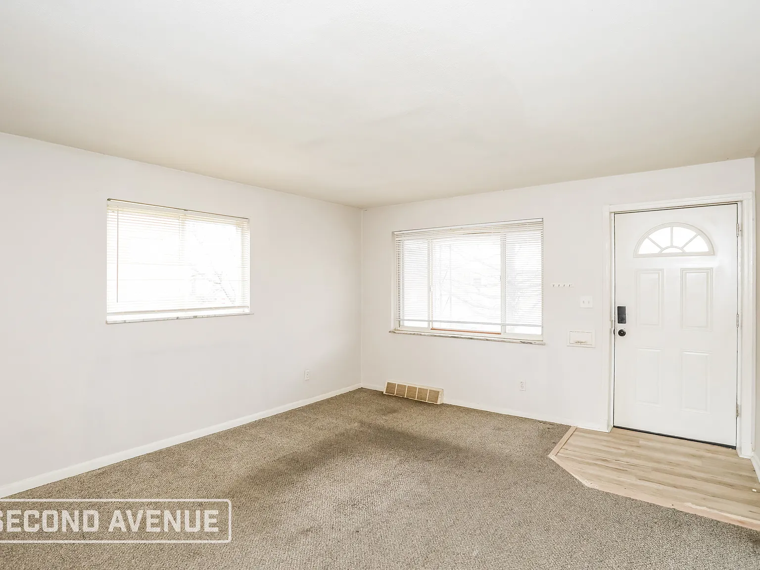 3 bed, 1.5 bath, 1302 sqft, $1,729 — Photo 4
