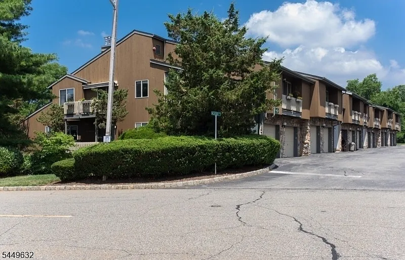 2 bed, 2.0 bath, $3,300 — Photo 2