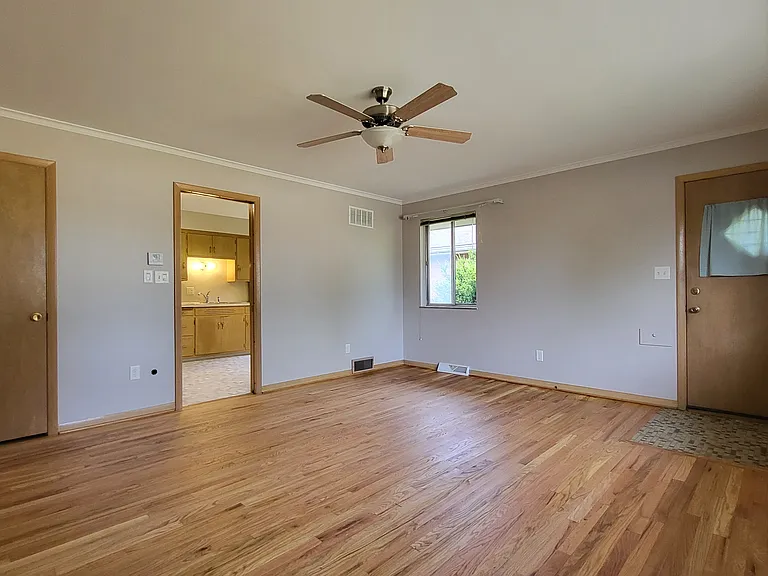 4365 Glenmawr Ave — Photo 5