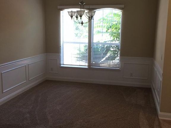 4th image of 5112 Foliage Way