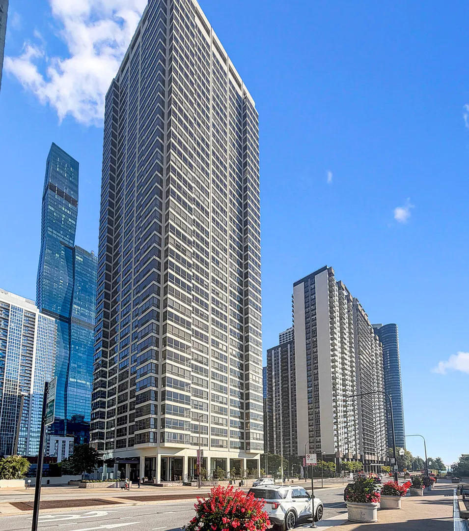 1 bed, 1.5 bath, 1001 sqft, $3,100 — Photo 1
