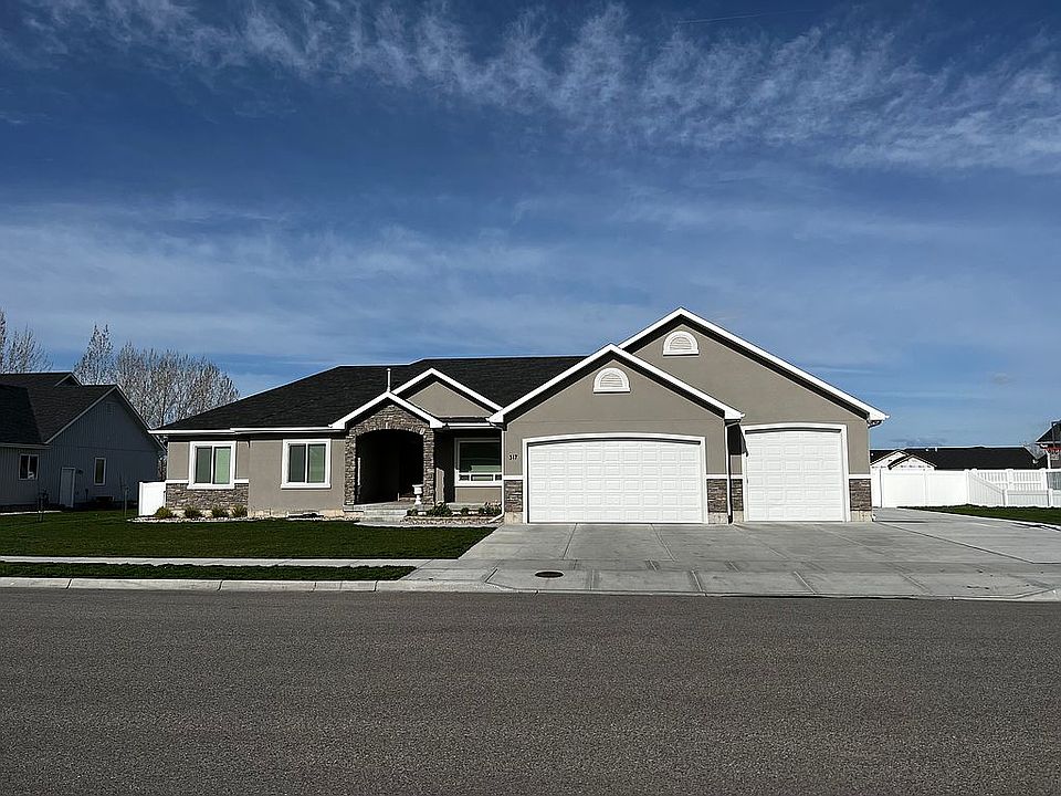 1st image of 317 N Flathead Ln