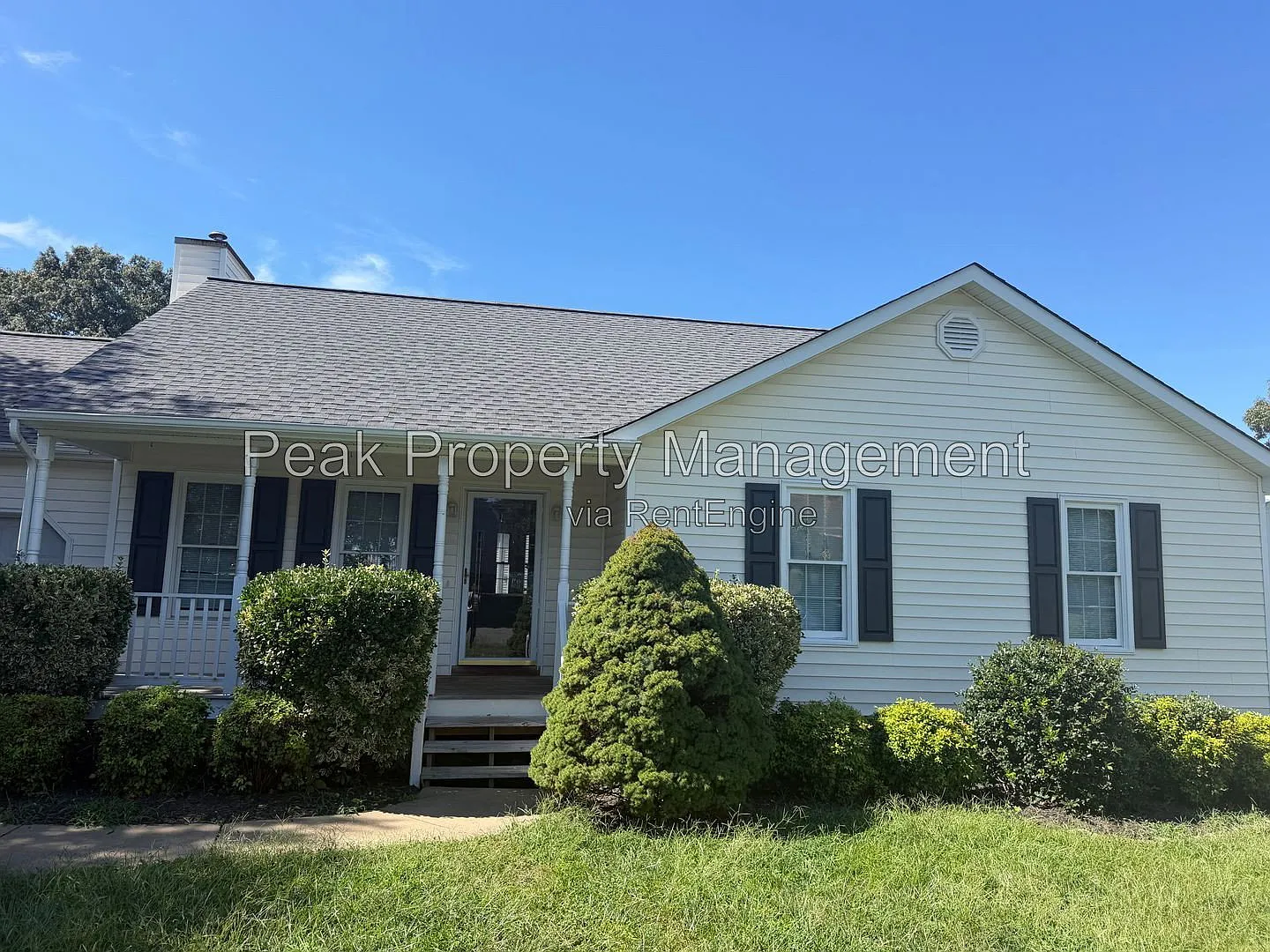 3 bed, 2.0 bath, 1164 sqft, $2,300 — Photo 2