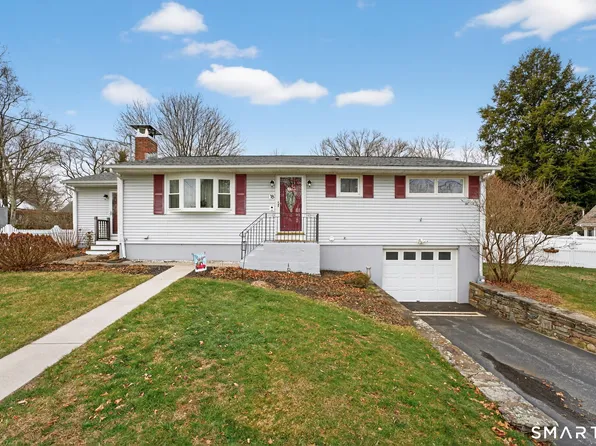 18 Evergreen Street, Norwich, CT 06360
